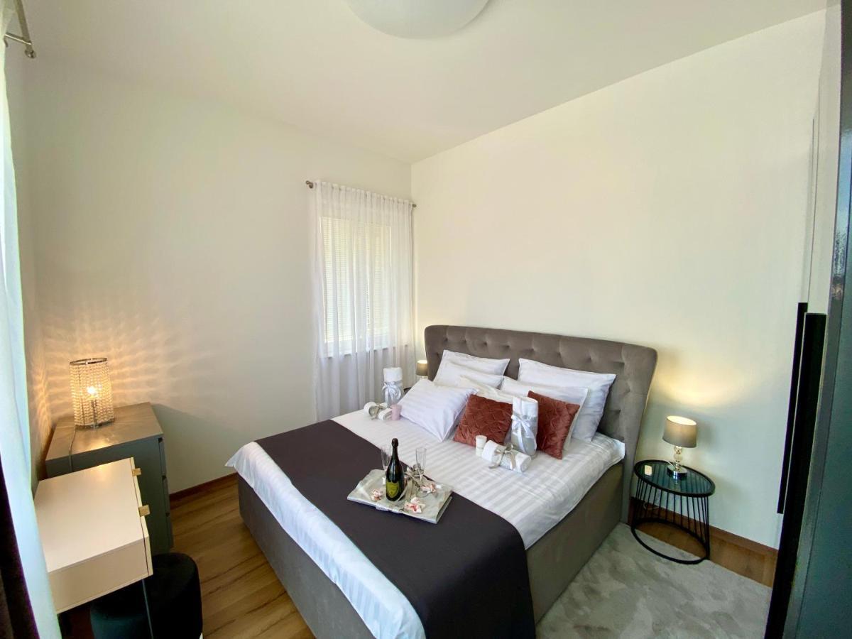 דירות PUY Apartman Sogni D'Oro מראה חיצוני תמונה