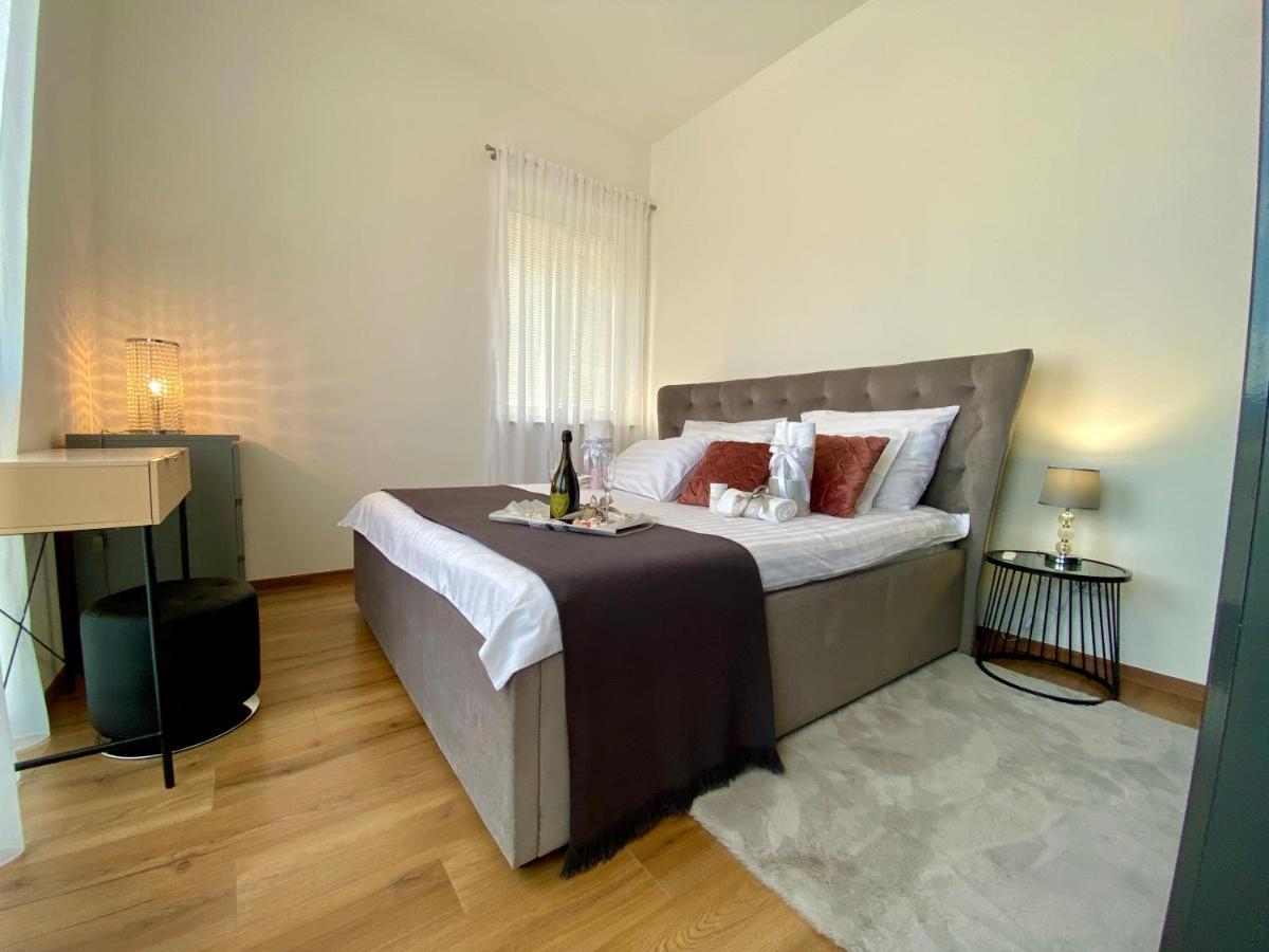 דירות PUY Apartman Sogni D'Oro מראה חיצוני תמונה