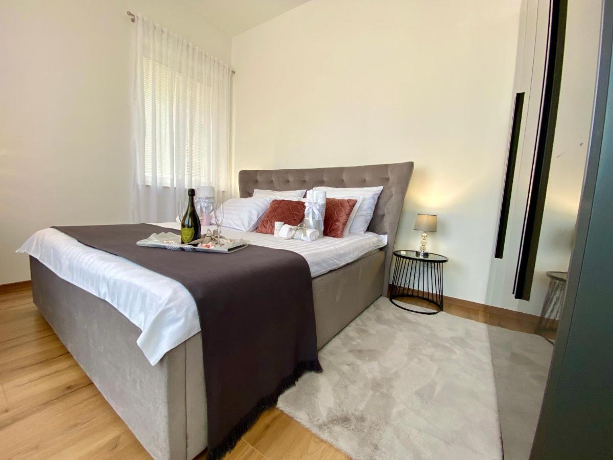 דירות PUY Apartman Sogni D'Oro מראה חיצוני תמונה