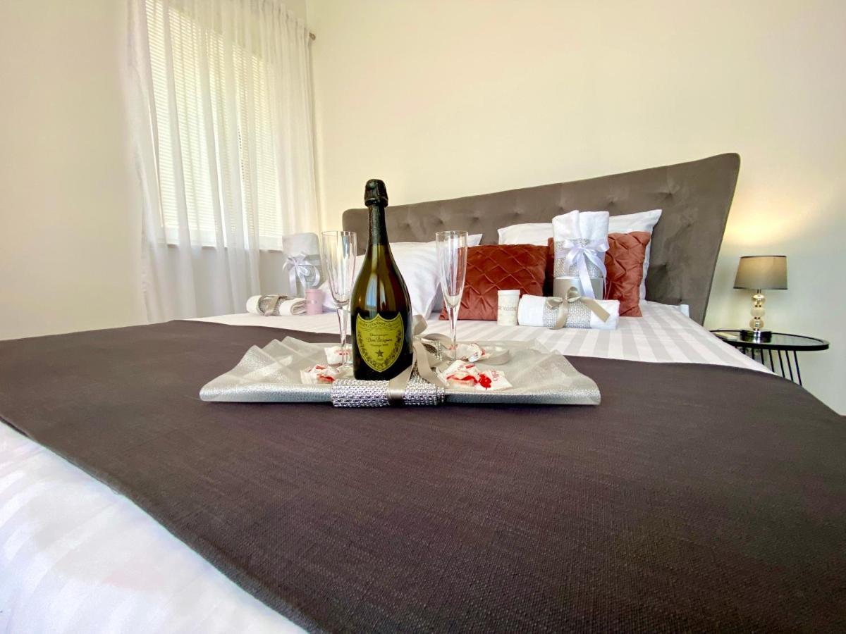 דירות PUY Apartman Sogni D'Oro מראה חיצוני תמונה